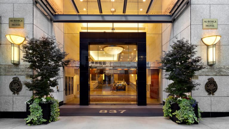 Auberge Vancouver Hotel Front Entrance